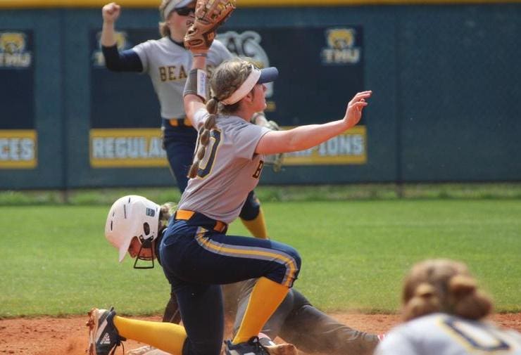 Softball Bears Down To Clinch Sweep Over Columbia Wrwh